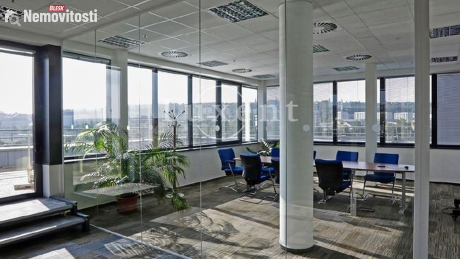 Pronájem kanceláře 267 m², Praha 9