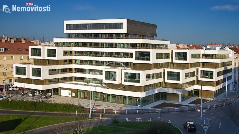 Pronájem kanceláře 630 m², Praha 4