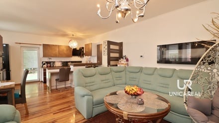 Prodej rodinného domu 233 m², Božice