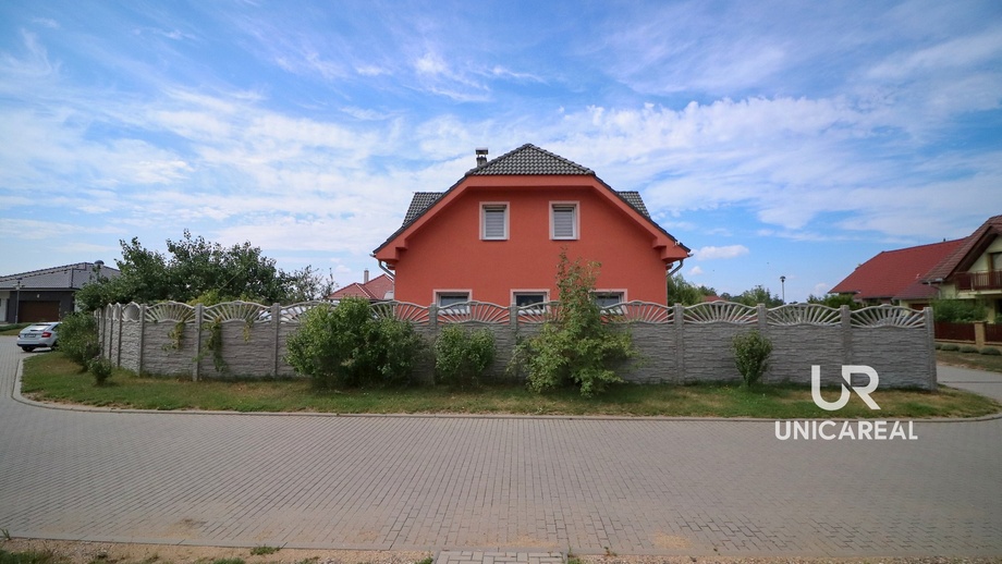 Prodej rodinného domu 233 m², Božice