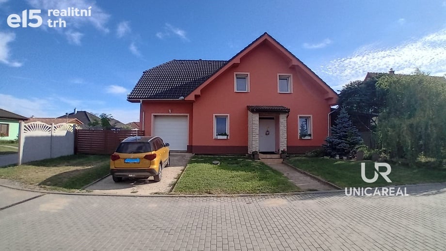Prodej rodinného domu 233 m², Božice