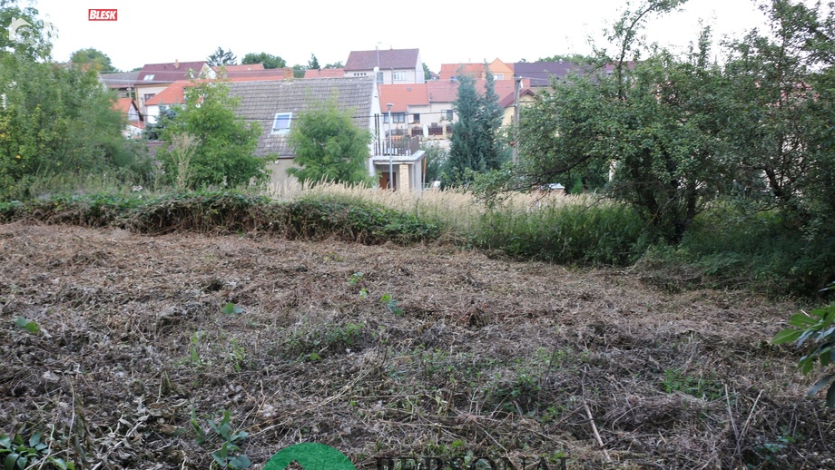 Prodej stavebního pozemku 1 064 m², Lhota