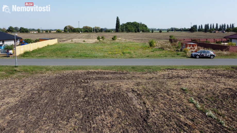 Prodej stavebního pozemku 49 984 m², Velim