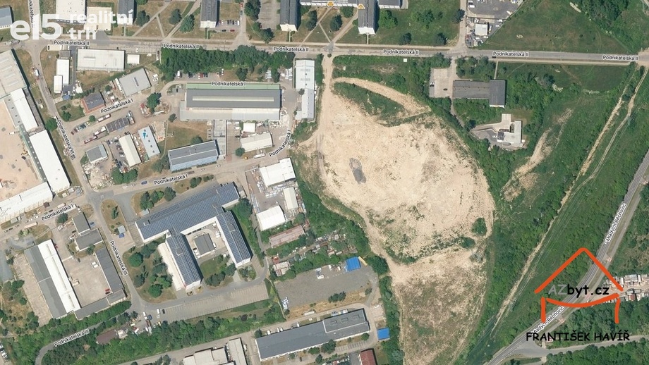Prodej komerčního pozemku 9 000 m², Praha