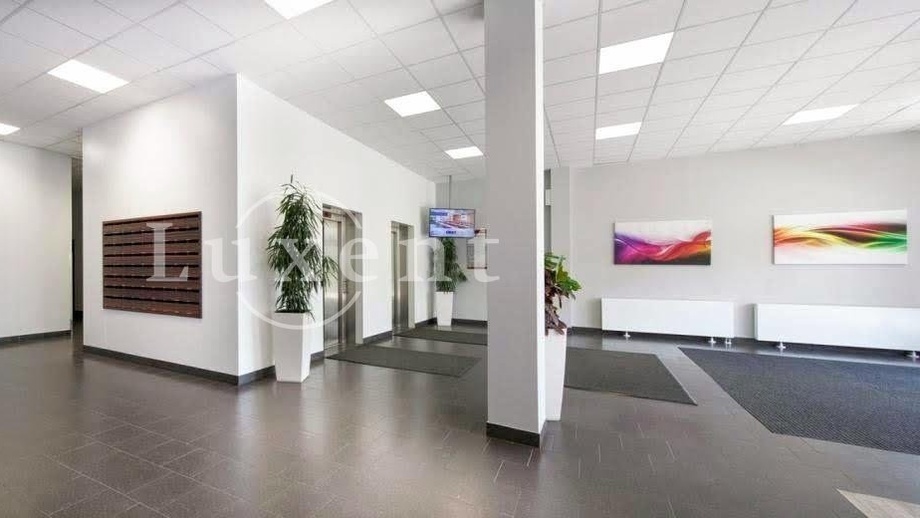 Pronájem kanceláře, 1 435 m² - Praha 10