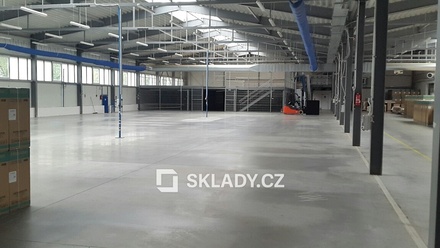 Pronájem skladu 2 700 m², Višňová
