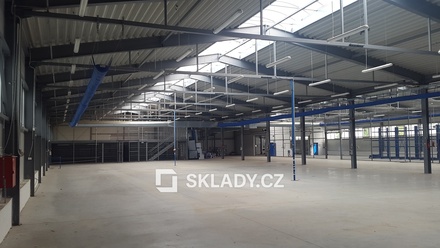 Pronájem skladu 2 700 m², Višňová