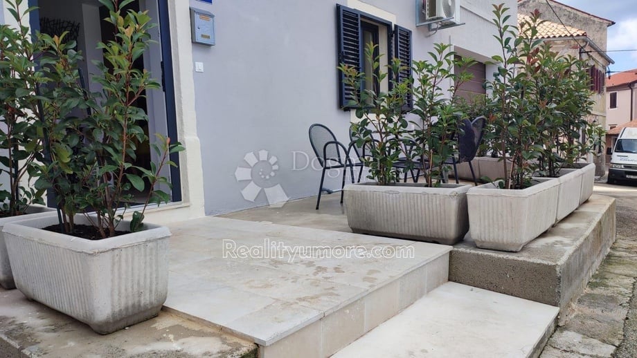 Prodej byty 2+1, 46 m² - Pula