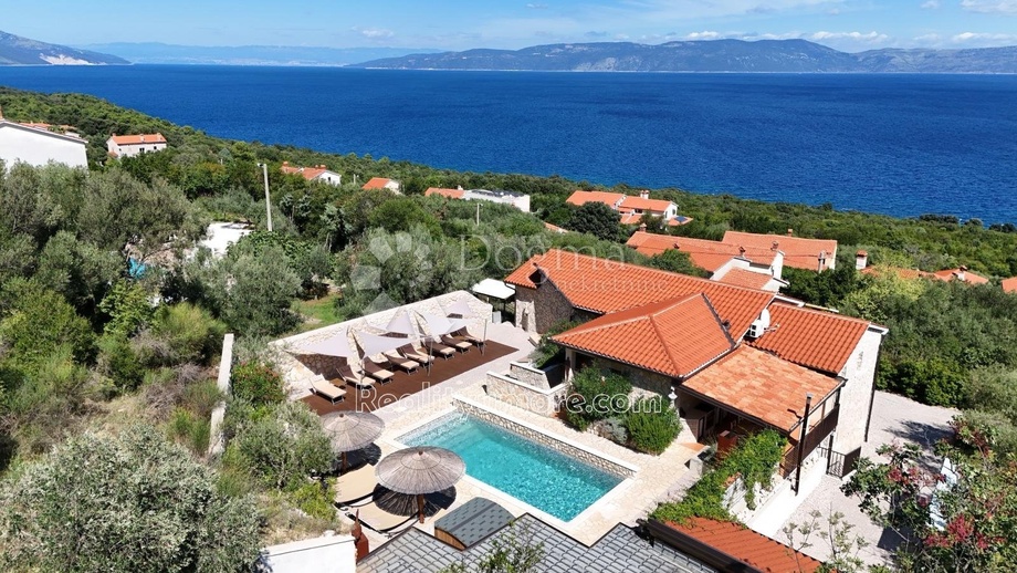 Prodej rodinné domy, 300 m² - Ravni