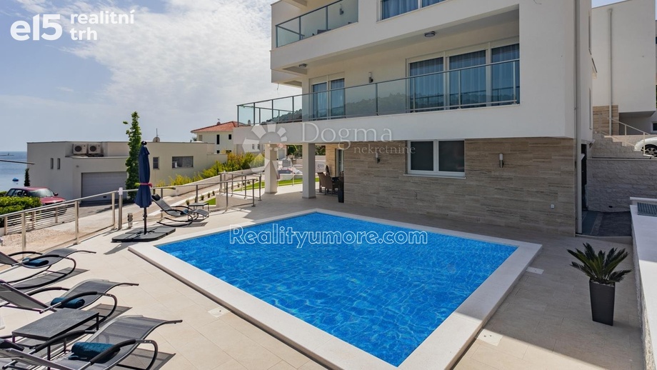 Prodej rodinné domy, 328 m² - Ražanj