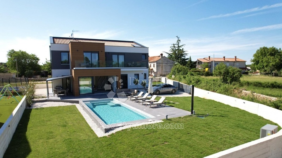 Prodej rodinné domy, 215 m² - Marčana