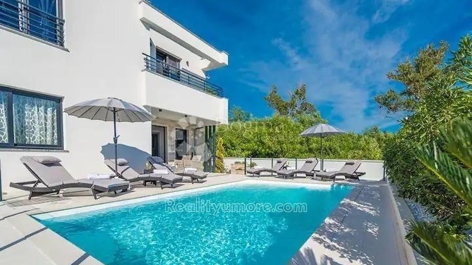 Prodej rodinné domy, 220 m² - Sabunike