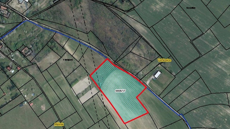 Prodej pole 13 720 m², Mělník