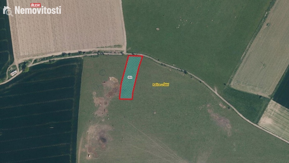 Prodej specifického pozemku 2 554 m², Račice