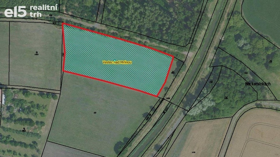 Prodej pole 7 581 m², Vestec