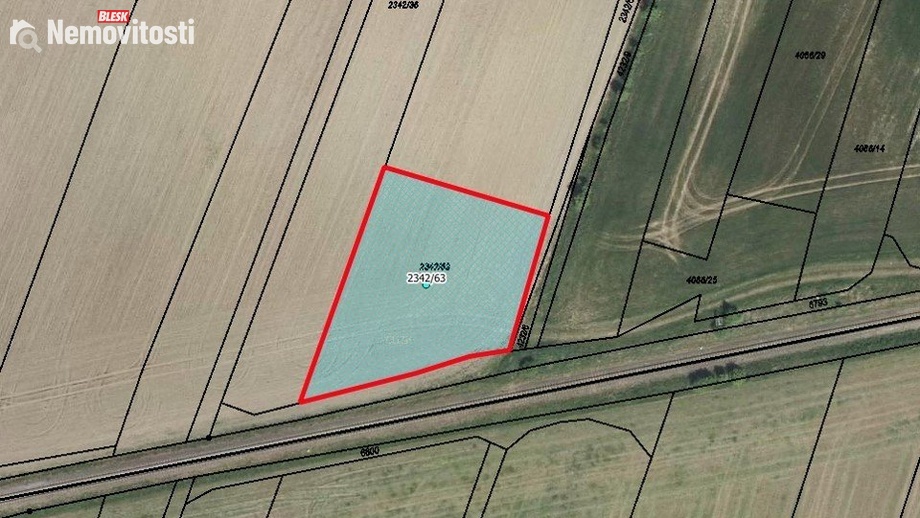 Prodej pole 1 774 m², Holice