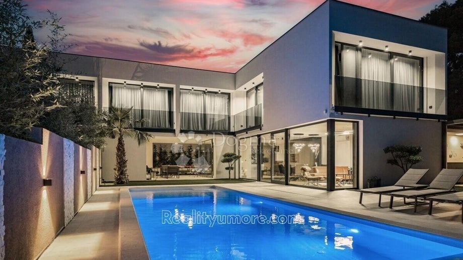 Prodej rodinné domy, 220 m² - Medulin