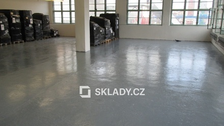 Pronájem skladu 365 m², Zlín