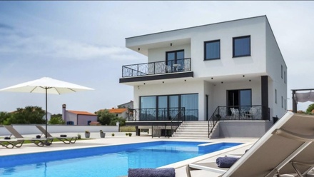 Prodej vily 570 m², Pula, Chorvatsko