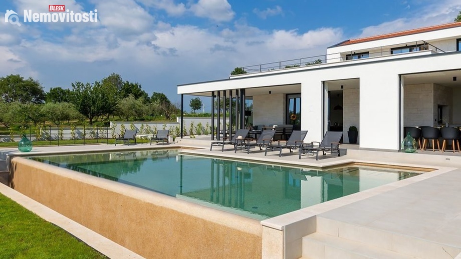 Prodej vily 280 m², Sveti Lovreč, Chorvatsko