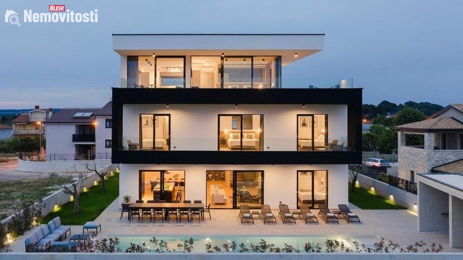 Prodej vily 400 m², Pula, Chorvatsko