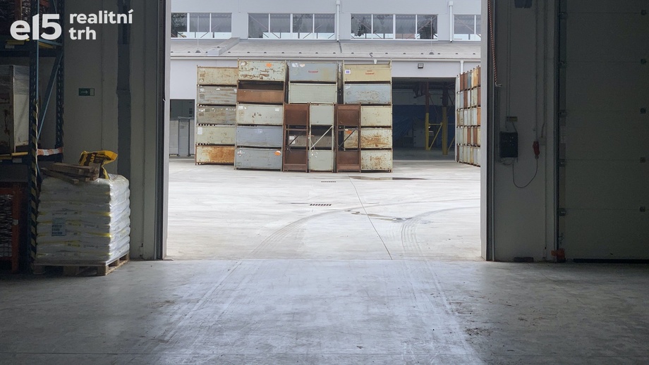 Pronájem skladu 4 000 m², Čelákovice