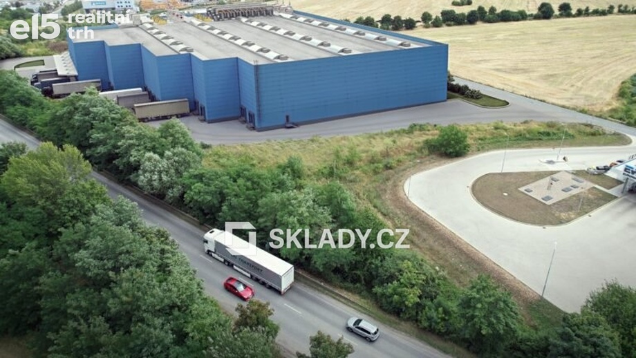 Pronájem skladu 3 500 m², Kozomín