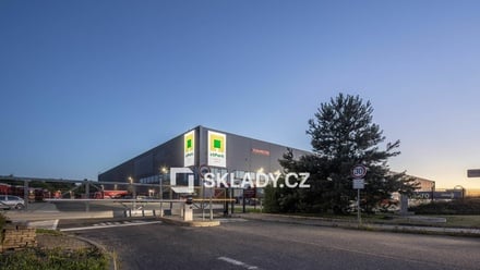 Pronájem skladu 6 000 m², Úžice