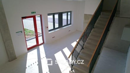 Pronájem skladu 1 000 m², Mikulov