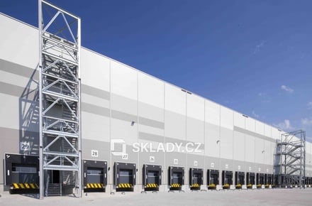 Pronájem skladu 5 000 m², Žebrák