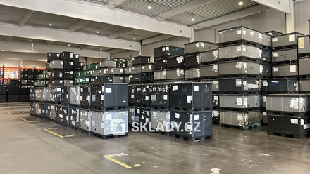 Pronájem skladu 4 000 m², Zákupy
