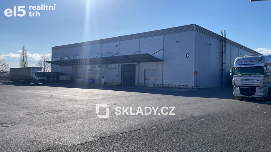 Pronájem skladu 4 000 m², Zákupy