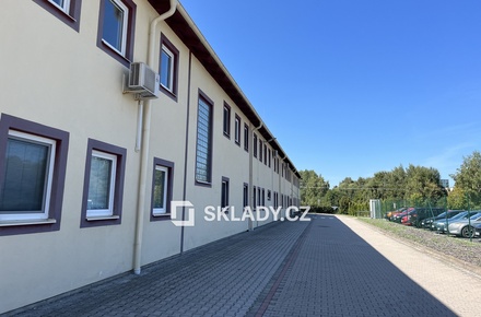 Prodej skladu 37 000 m², Planá