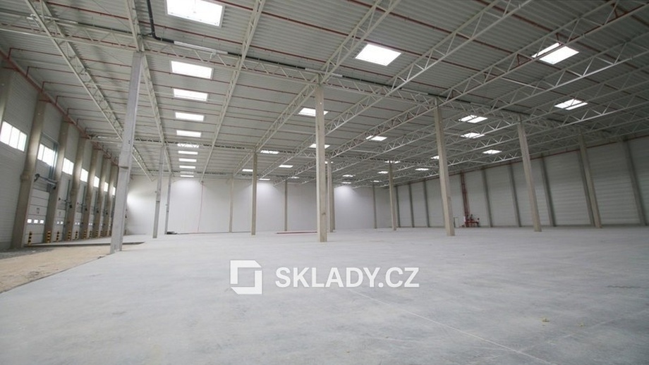 Pronájem skladu 2 300 m², Hostivice