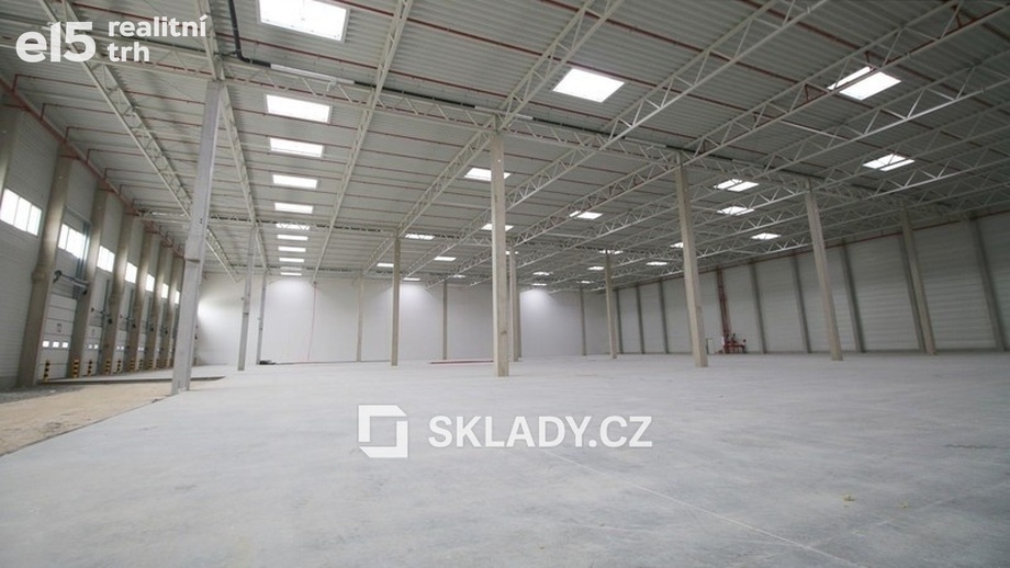 Pronájem skladu 2 800 m², Hostivice