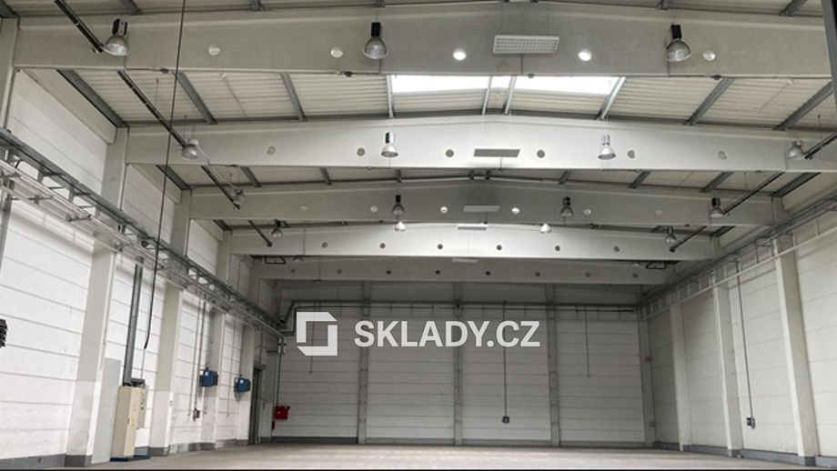 Pronájem skladu 2 595 m², Jeneč