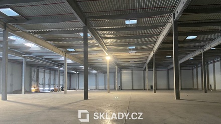 Pronájem skladu 8 000 m², Pardubice