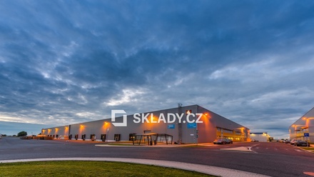 Pronájem skladu 960 m², Praha