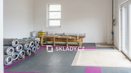 Pronájem skladu 583 m², Ostrov
