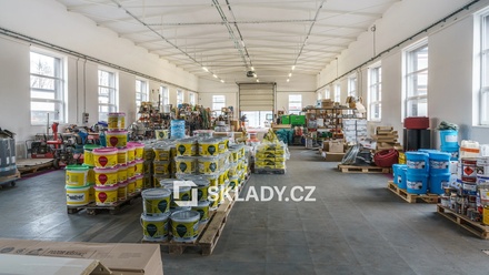Pronájem skladu 583 m², Ostrov