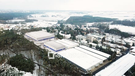 Pronájem skladu 2 700 m², Zvěřínek