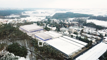 Pronájem skladu 2 700 m², Zvěřínek