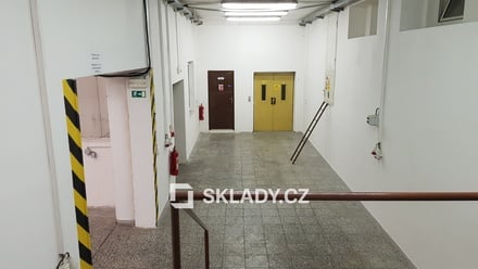 Pronájem skladu 1 237 m², Drnovice