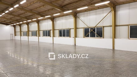 Pronájem skladu 1 237 m², Drnovice