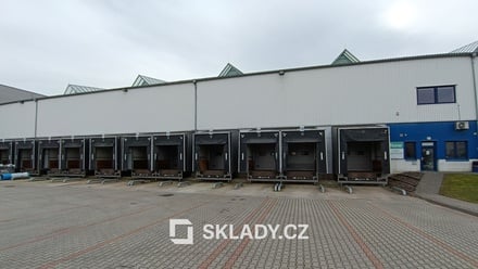 Pronájem skladu 1 100 m², Hradec Králové