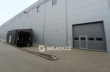 Pronájem skladu 1 100 m², Hradec Králové