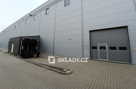 Pronájem skladu 1 100 m², Hradec Králové