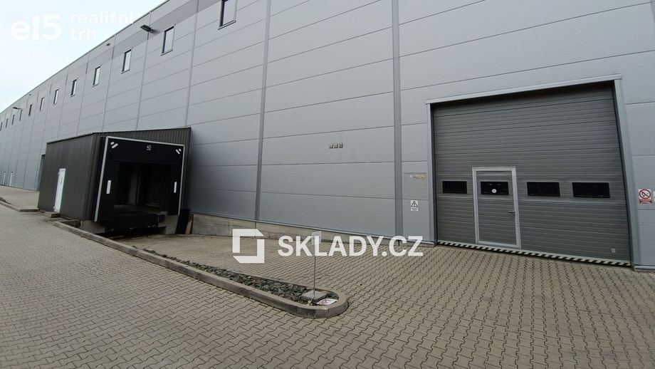 Pronájem skladu 1 100 m², Hradec Králové