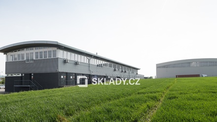 Pronájem skladu 1 900 m², Kněževes