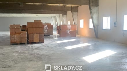 Pronájem skladu 1 400 m², Děčany - Solany